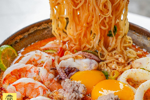 มาม่าต้มยำหม้อไฟ | Spicy Seafood Tom Yum Instant Noodle Hotpot