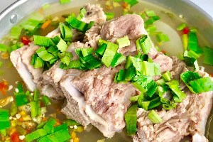 ต้มเล้งหม้อไฟ | Spicy Pork Bone Soup Hotpot
