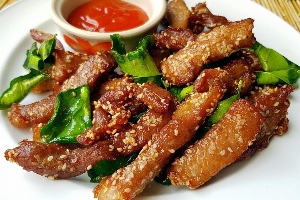 หมูแดดเดียวทอด | Deep-Fried Sun-Dried Pork