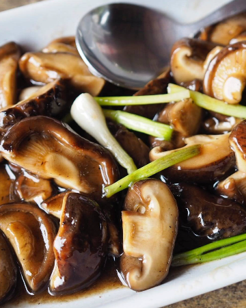 เห็ดหอมสดผัดน้ำมันหอย