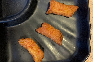 ลูกชิ้นปูอัดทอด / Fried Crab Stick Balls