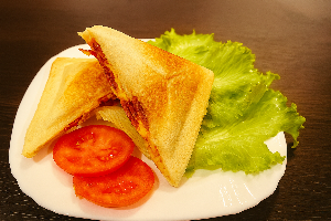 Sausage Cheese Sandwich (ძეხვის ყველის სენდვიჩები)