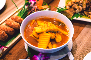 แกงส้มปลากะพง (ผักรวม/ยอดมะพร้าว) 