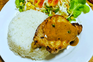 ข้าวหมูย่าง