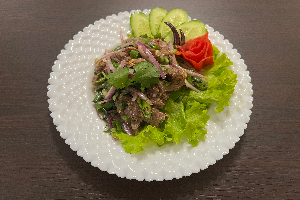 Spicy Grilled Beef Salad