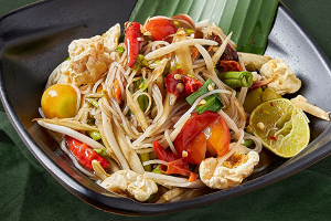 ตำซั่ว | Mixed Papaya Salad with Noodles