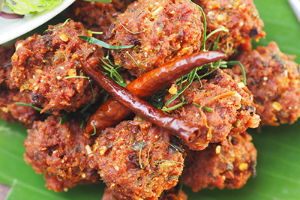 ลาบทอด | Deep-fried Spicy Minced Pork Balls