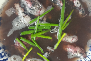 ปลาหมึกต้มน้ำปลา