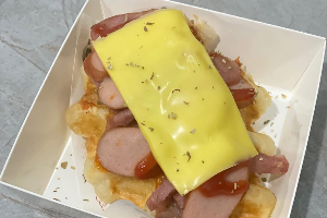 ครอฟ พิซซ่าไส้กรอกชีส