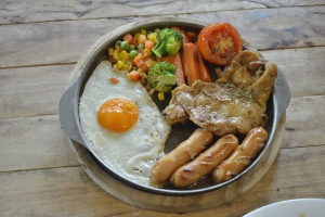 สเต็กหมูกะทะร้อน