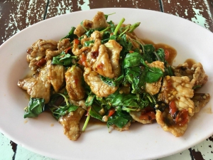 กะเพราหมูชิ้น [กับข้าว]