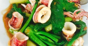 ผัดคะน้าทะเล [กับข้าว]