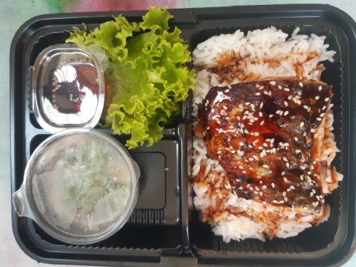 ข้าวหน้าปลาซาบะย่างซอสเทริยากิ