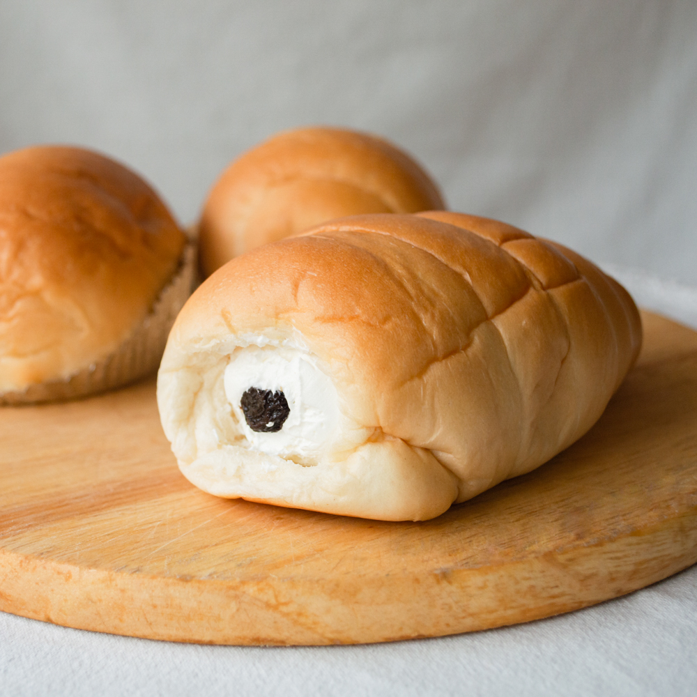  ขนมปังไส้ครีม (ลูกใหญ่)