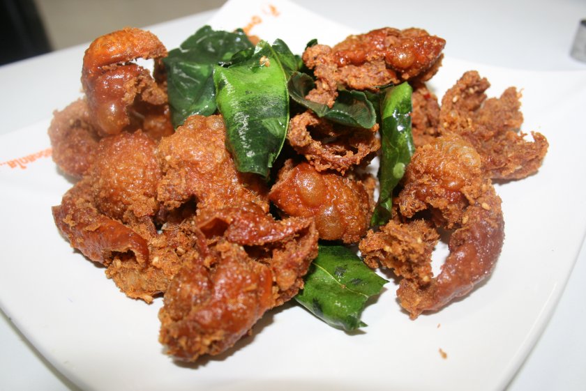 หนังไก่ทอดสมุนไพร