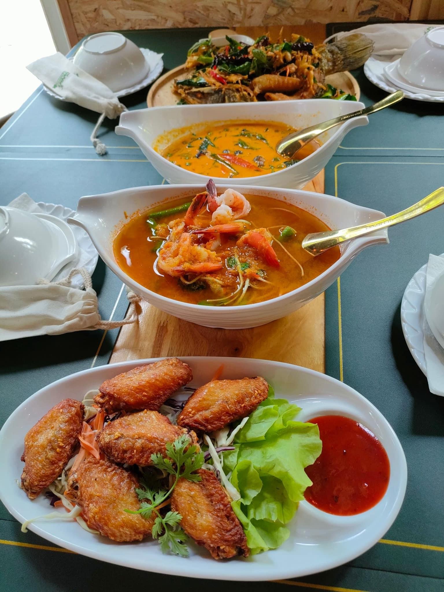 ขนมจีนน้ำยาปู