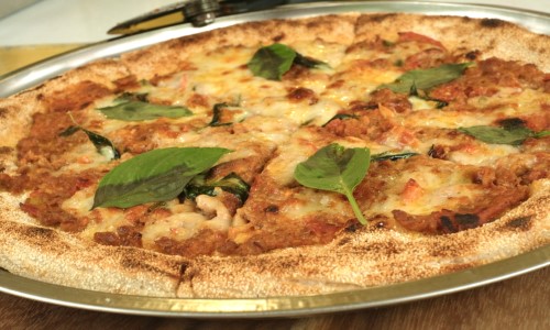 พิซซ่า หน้าน้ำพริกอ่อง เนื้อ 