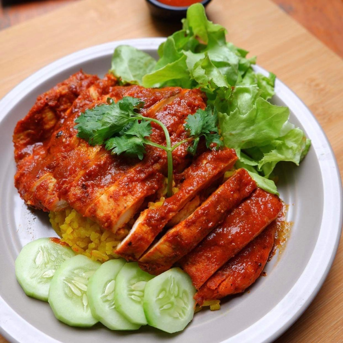 ข้าวหน้าไก่ย่างเคลือบซอสเผ็ชชชฉ่ำๆ (Signature)