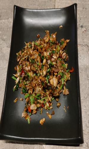 หมูกรอบคั่วพริกเกลือ