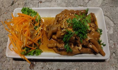 ขาไก่บรรจงตุ๋น