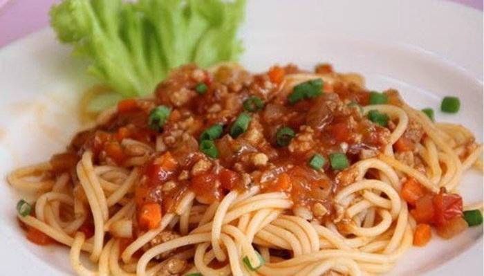 สปาเก็ตตี้ซอสมะเขือเทศ