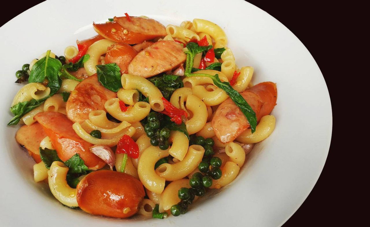 มะกรูนี่ผัดขี้เมาฮอทดอก