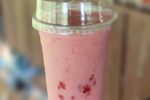 สตอเบอรี่สมูทตี้