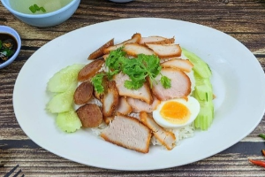 ข้าวหมูแดง 