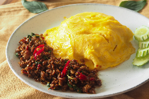 ไข่ข้น กะเพราหมูสับ