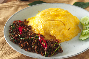 ไข่ข้น กะเพราเนื้อไทยแองกัส