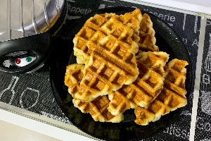 ครอฟเฟิลเนยสด (ออริจินอล) Plain Croffle Original (50g.)