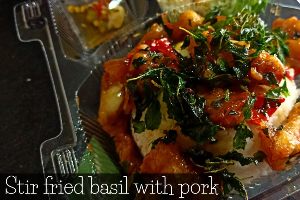 ข้าวกระเพราสามชั้นทอด stir fried basil belly pork with rice