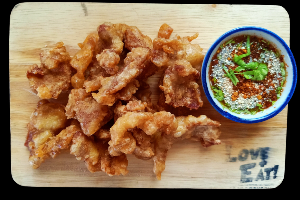 สามชั้นทอด deep fried pork belly
