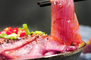 เส้นใหญ่มันม่วง