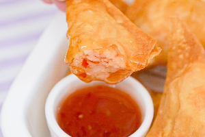 เกี๊ยวกุ้งทอด (Giant Fried Shrimp Wonton)