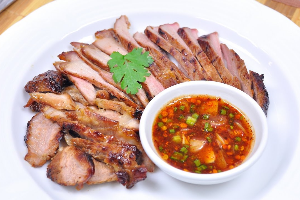 คอหมูย่าง (Grilled Pork Neck)