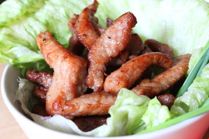 หมูเเดดเดียวทอดจิ้มเเจ่ว (Fried Pork Collar with Jaew Sauce)