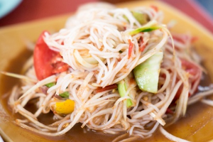 ส้มตำซั่วปูปลาร้า (Papaya Salad with Vermicelli, Salted Crab and Fermented Fish))