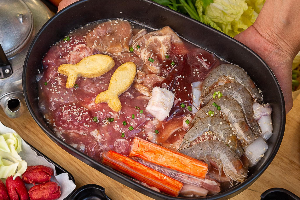 รวมมิตร (Pork & Seafood)