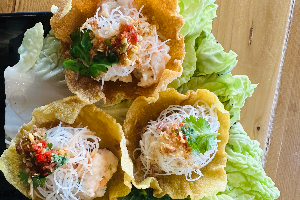 เกี้ยวกุ้งทอดกรอบ