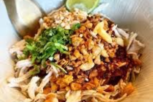 ก๋วยเตี๋ยวไก่เเห้ง