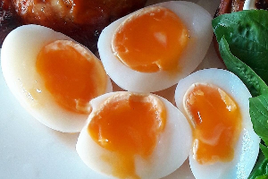 ไข่ยางมะตูม