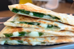 Quesadilla cheese spinach