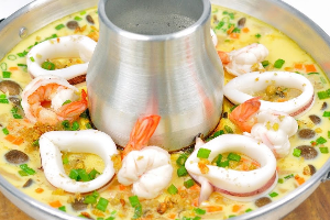 ไข่ตุ๋นทะเลหม้อไฟ