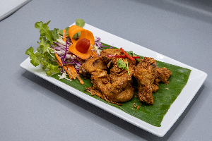 ปีกไก่ทอด ( Deep-Fried Chicken Wings )