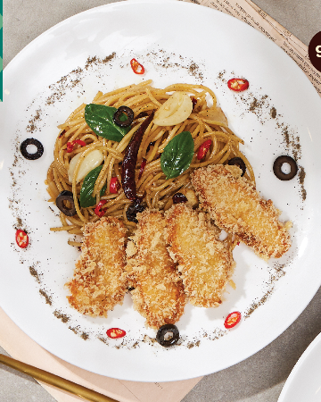 สปาเก็ตตี้ไก่กรอบผัดพริกแห้ง