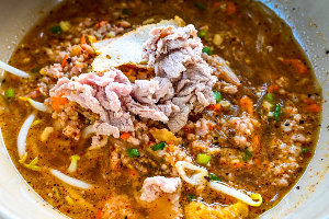 ก๋วยเตี๋ยวหมูต้มยำ โบราณ