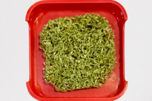 บะหมี่หยกอบแห้ง / Green Instant Noodles