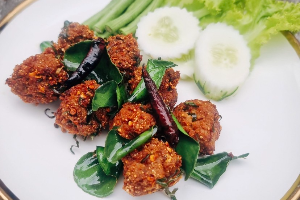 ลาบหมูทอด