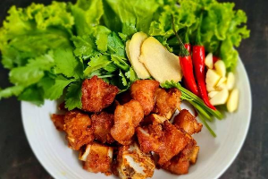 แหนมซี่โครงหมูทอด